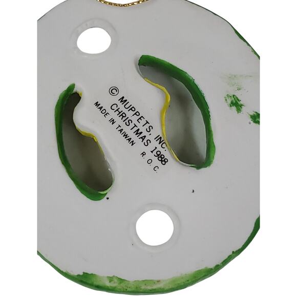 Muppets Inc Vintage 1988 Sesame Street Christmas Ornament Burt in Wreath Ceramic - Picture 5 of 10